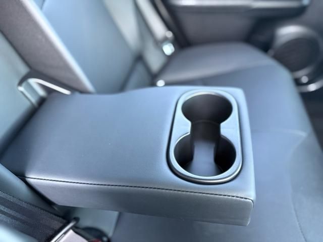 TOYOTA PRIUS 2016 Image 31