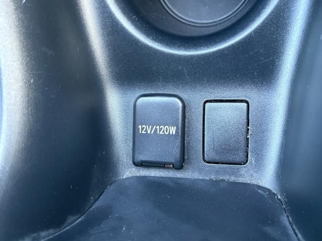 TOYOTA PRIUS 2016 Image 31