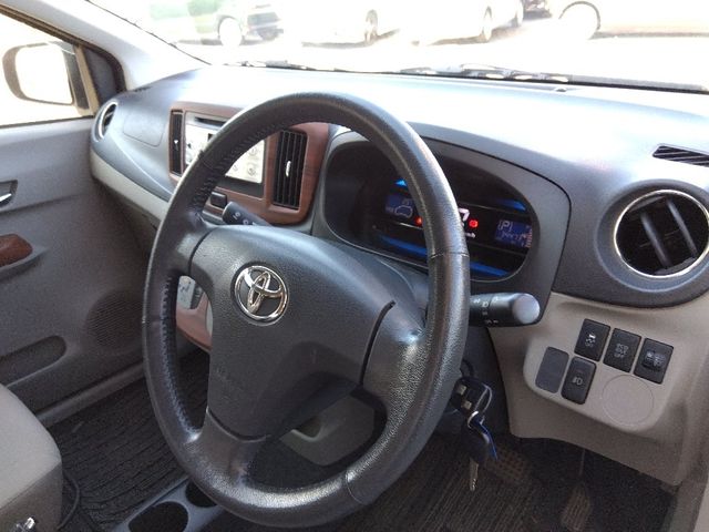 TOYOTA PIXIS EPOCH 2012 Image 31