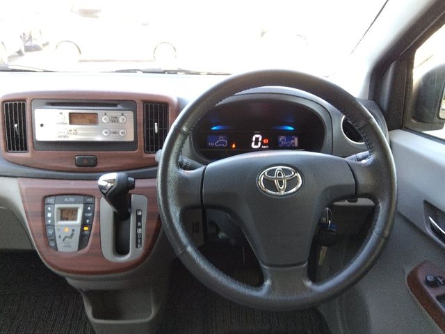 TOYOTA PIXIS EPOCH 2012 Image 31
