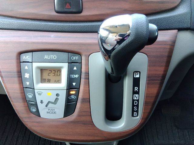 TOYOTA PIXIS EPOCH 2012 Image 31