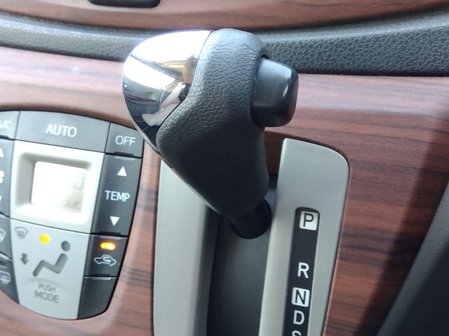 TOYOTA PIXIS EPOCH 2012 Image 31