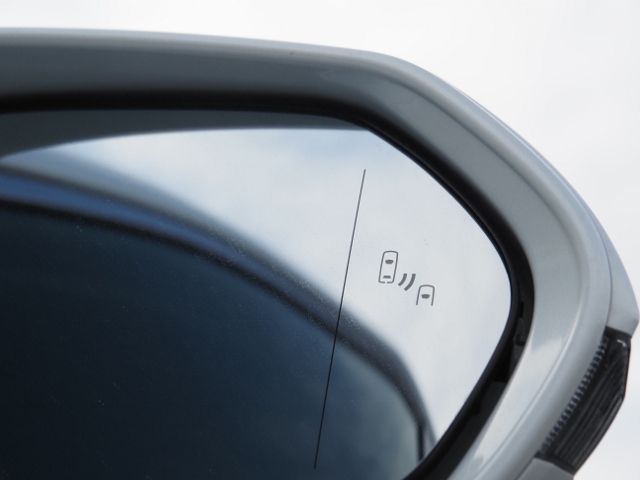 TOYOTA CROWN SEDAN HYBRID 4 2021 Image 31