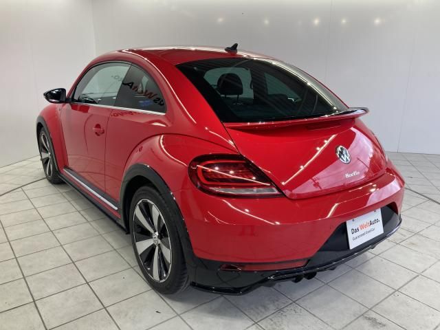 VOLKSWAGEN THE BEETL 2018 Image 31