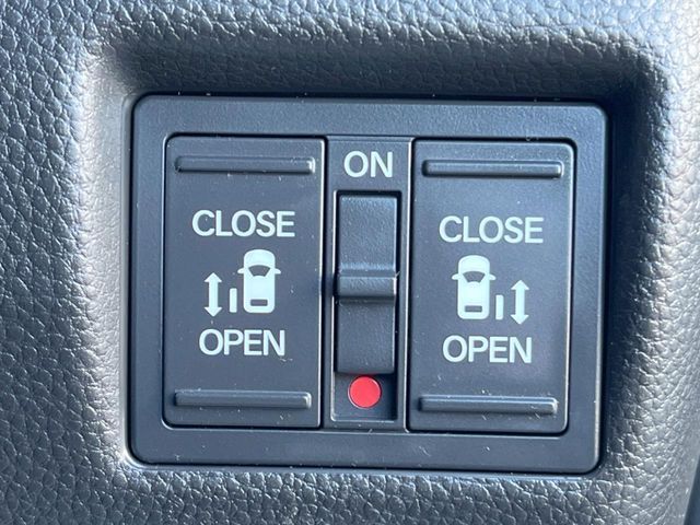 HONDA N BOX 2017 Image 31