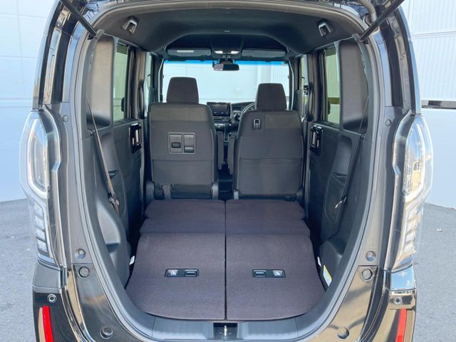 HONDA N BOX 2017 Image 31