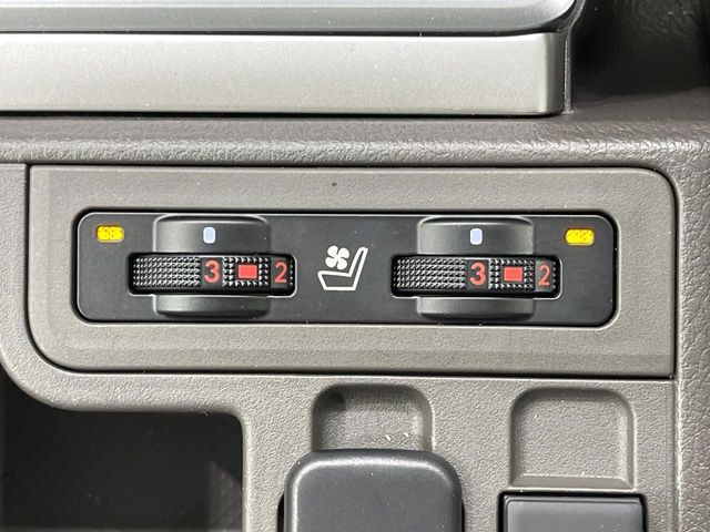 TOYOTA LANDCRUISER PRADO 2022 Image 31