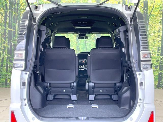 TOYOTA VOXY 2017 Image 31