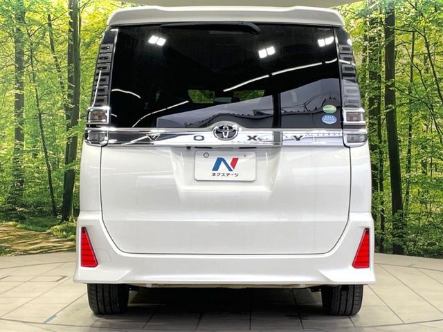 TOYOTA VOXY 2017 Image 31