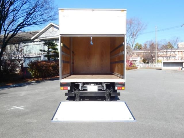 MITSUBISHI CANTER 2017 Image 31