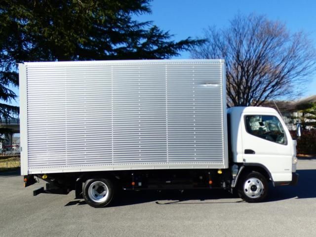 MITSUBISHI CANTER 2017 Image 31