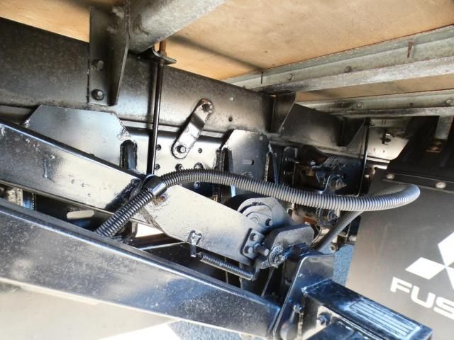 MITSUBISHI CANTER 2017 Image 31