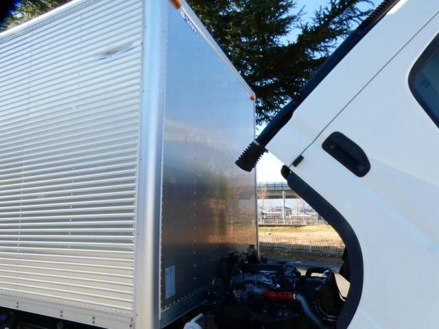 MITSUBISHI CANTER 2017 Image 31