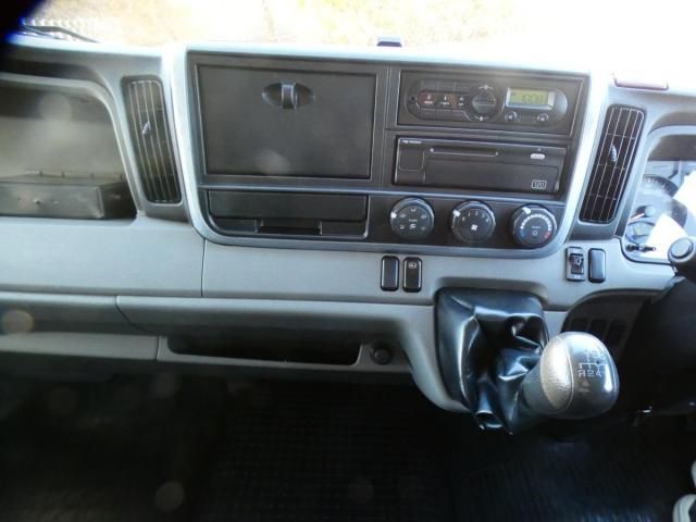 MITSUBISHI CANTER 2017 Image 31