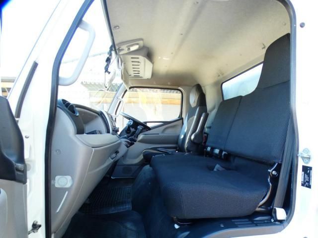 MITSUBISHI CANTER 2017 Image 31