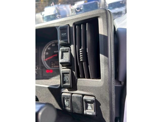 ISUZU GIGA 2018 Image 31