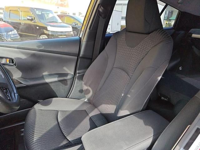 TOYOTA PRIUS 2018 Image 31