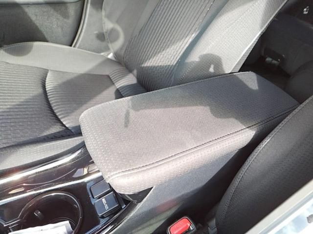 TOYOTA PRIUS 2018 Image 31