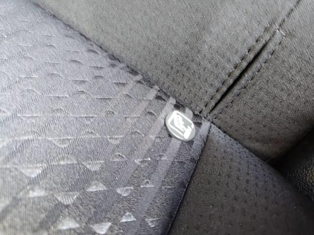 TOYOTA PRIUS 2018 Image 31