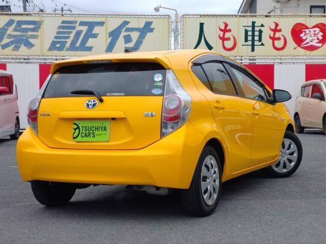 TOYOTA AQUA 2013 Image 31