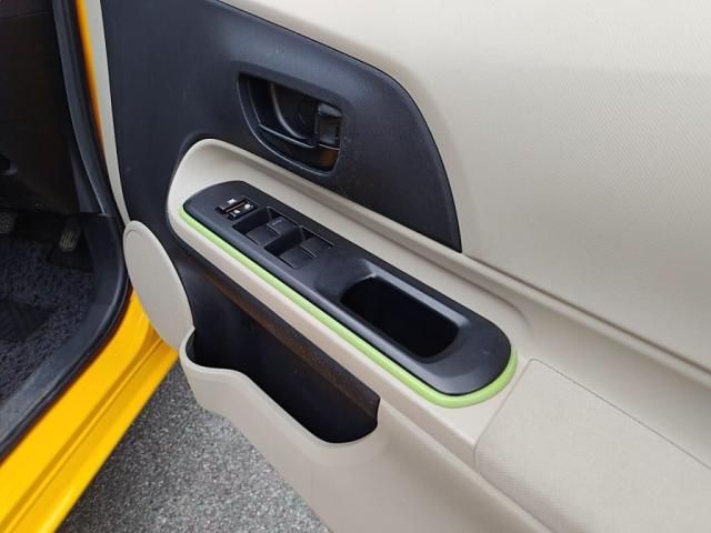 TOYOTA AQUA 2013 Image 31