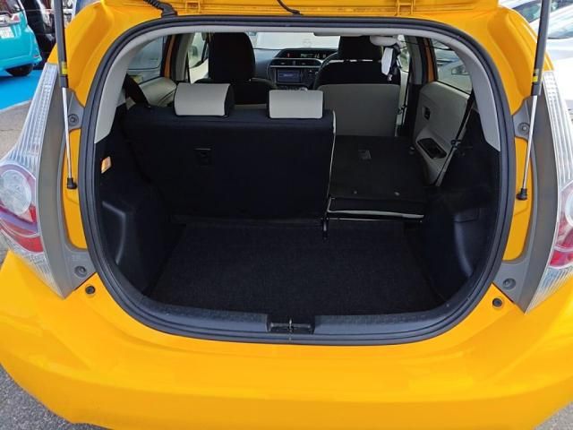 TOYOTA AQUA 2013 Image 31