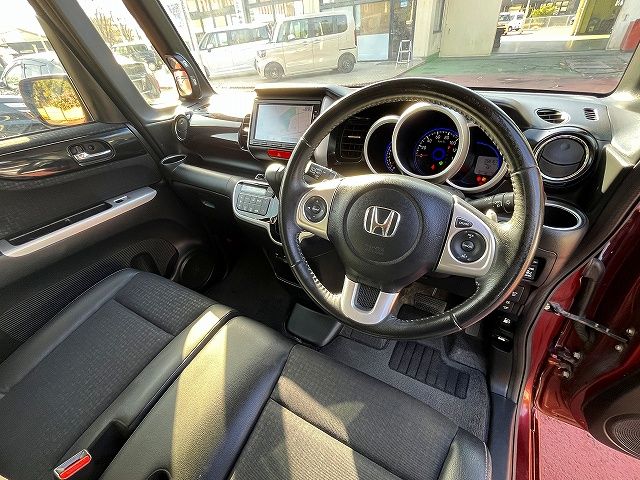 HONDA N BOX 2015 Image 31