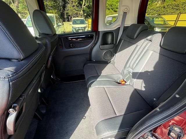 HONDA N BOX 2015 Image 31