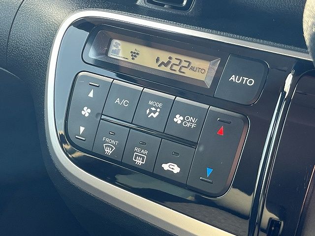 HONDA N BOX 2015 Image 31