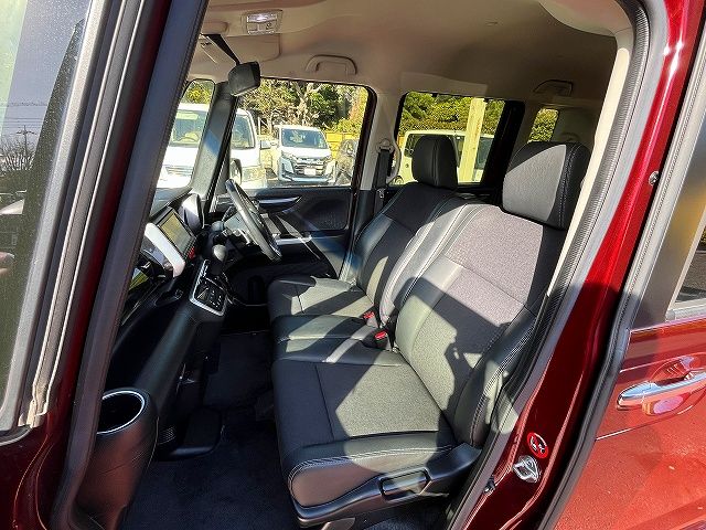 HONDA N BOX 2015 Image 31