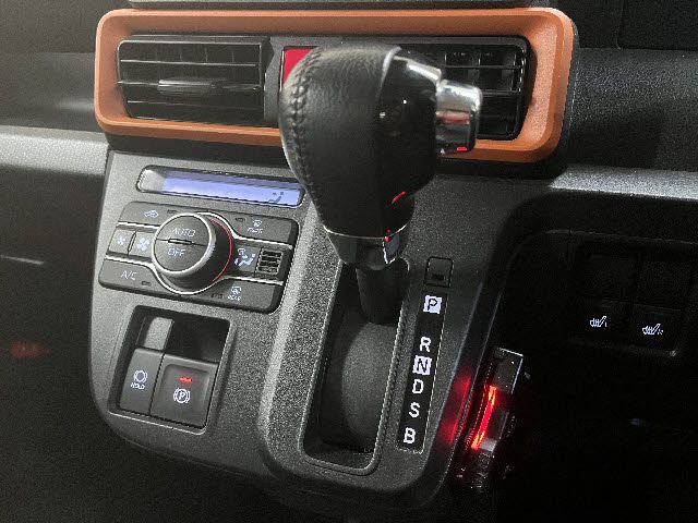 DAIHATSU TANTO FAN CROSS 2023 Image 31