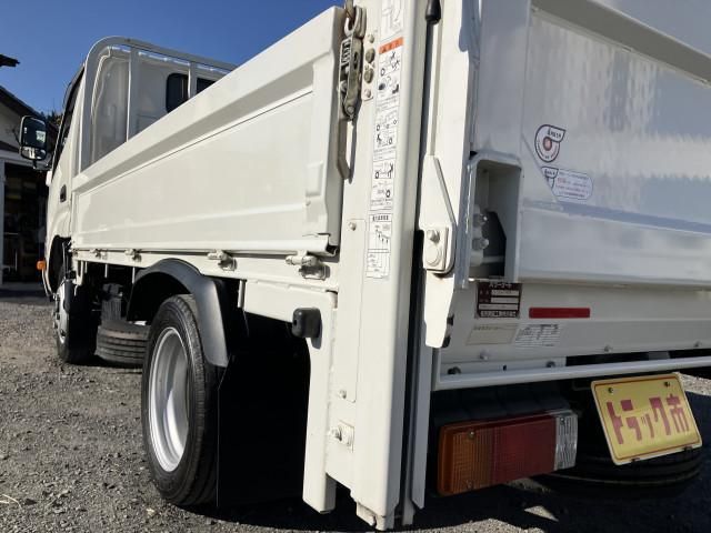 HINO DUTRO 2013 Image 31