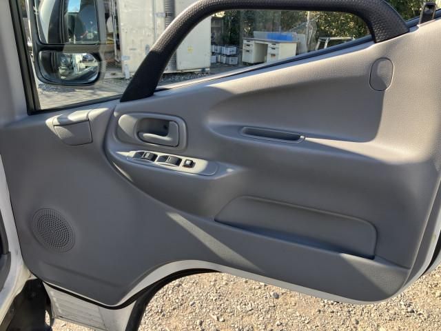 HINO DUTRO 2013 Image 31