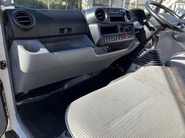 HINO DUTRO 2013 Image 31