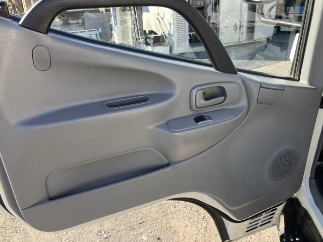 HINO DUTRO 2013 Image 31