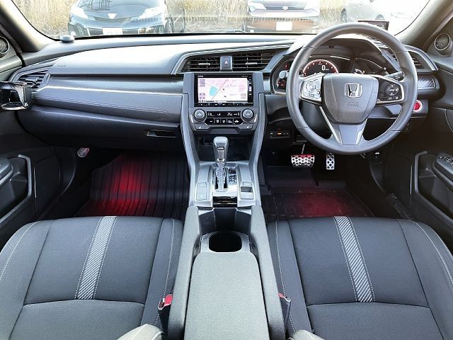 HONDA CIVIC HATCHBACK 2017 Image 31