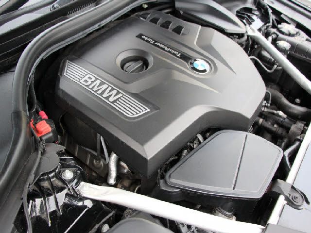 BMW 5SERIES TOURING 2019 Image 31