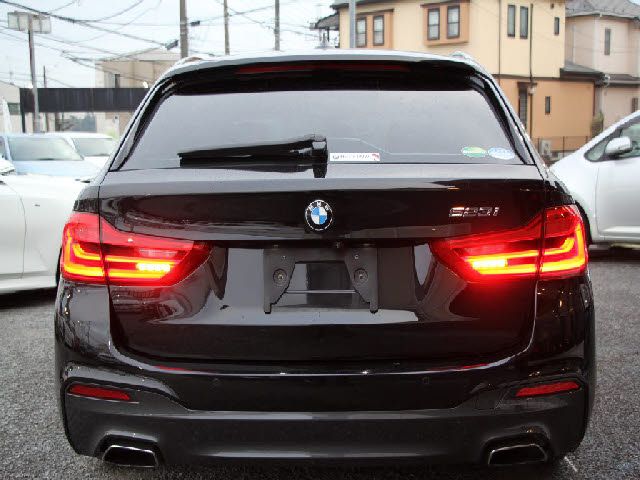 BMW 5SERIES TOURING 2019 Image 31