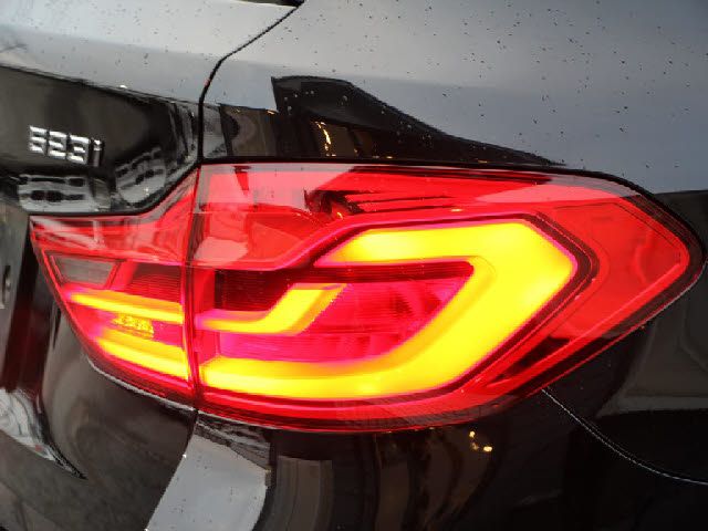 BMW 5SERIES TOURING 2019 Image 31