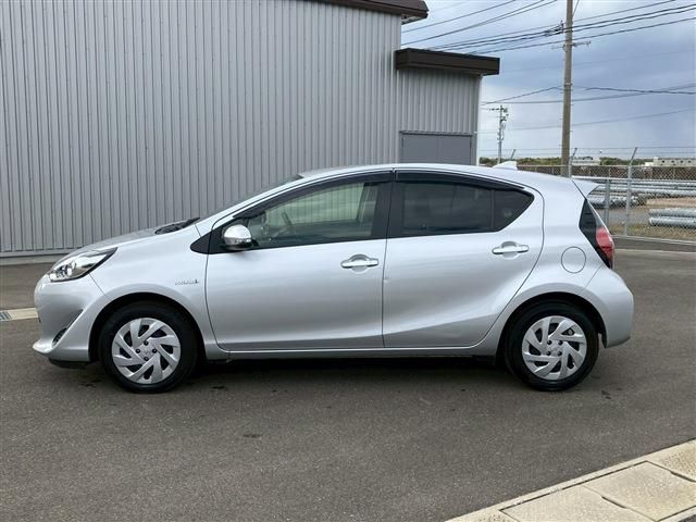 TOYOTA AQUA 2018 Image 31