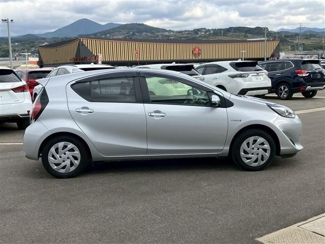 TOYOTA AQUA 2018 Image 31