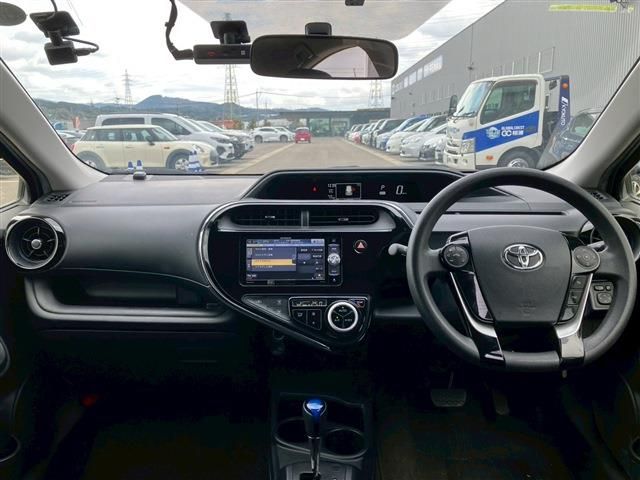 TOYOTA AQUA 2018 Image 31