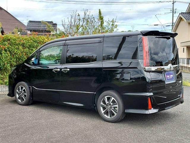 TOYOTA NOAH 2021 Image 31