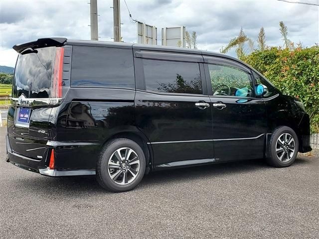 TOYOTA NOAH 2021 Image 31