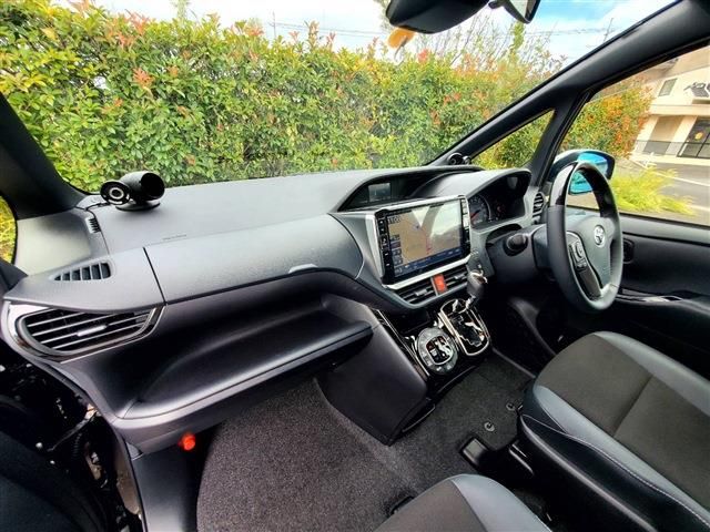 TOYOTA NOAH 2021 Image 31