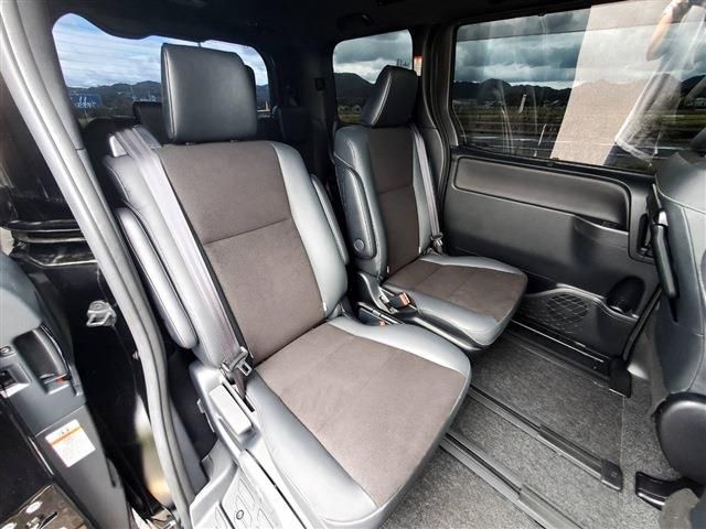 TOYOTA NOAH 2021 Image 31