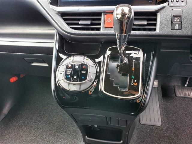 TOYOTA NOAH 2021 Image 31