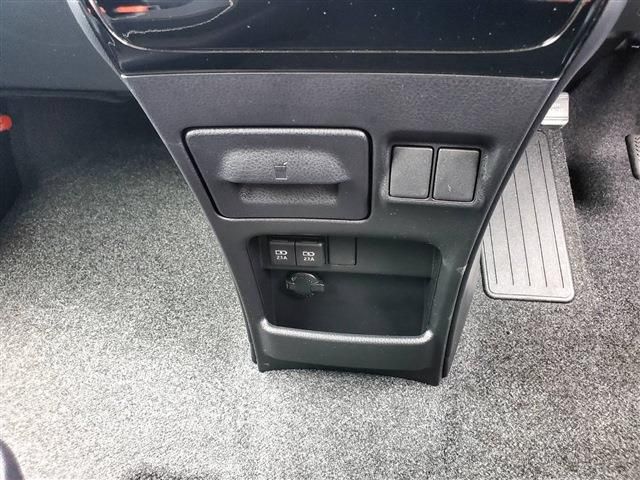 TOYOTA NOAH 2021 Image 31