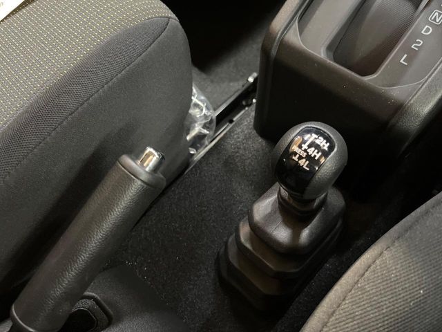 SUZUKI JIMNY NOMADE 2025 Image 31