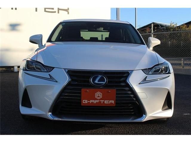 TOYOTA LEXUS IS300H 2017 Image 31
